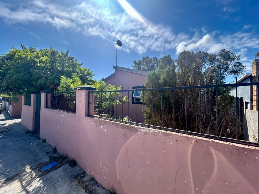 2 Bedroom Property for Sale in Belhar Western Cape